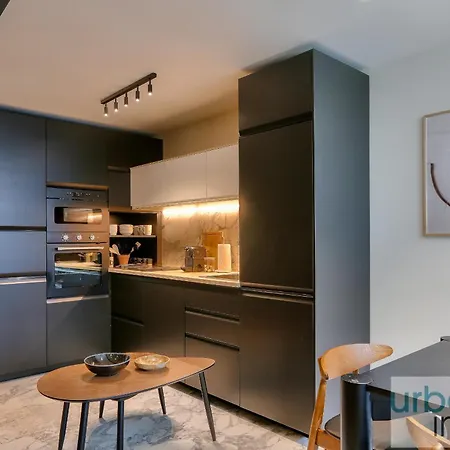 Urban Flat 170 - Amelot In Center Of Parigi